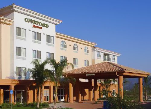 Courtyard Front Feature 500x360